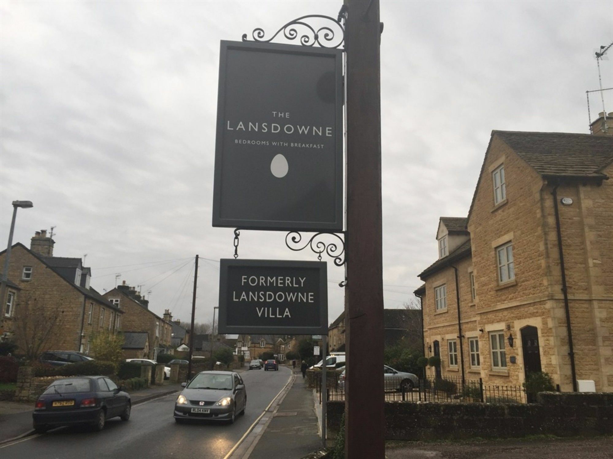 เดอะ แลนส์ดาวน์ เกสต์เฮาส์ Bourton-on-the-Water ภายนอก รูปภาพ The Lansdowne Hotel